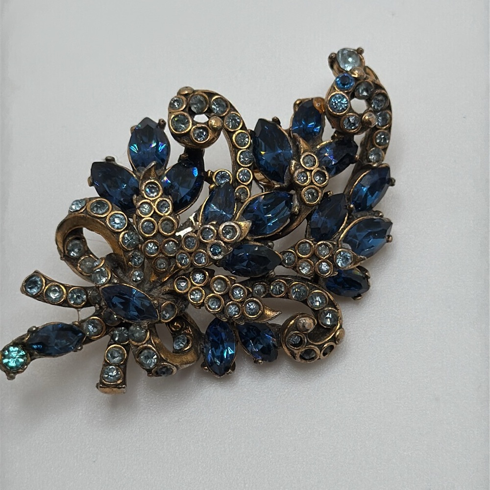 Hollycraft Brooch 1952